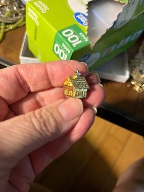 Gold Tone House Charm Pendant locket 1496